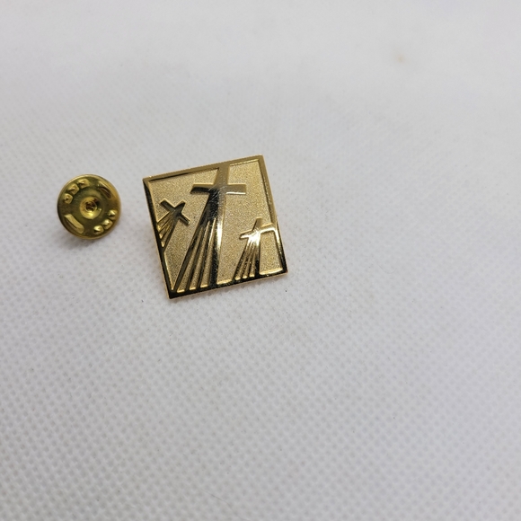Gold Pin with Three Crosses - Picture 3 of 4